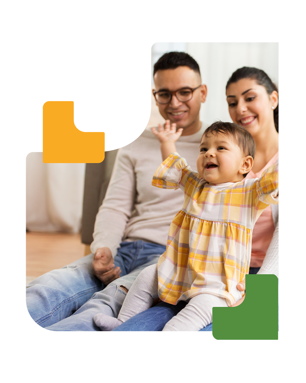 Familia joven con niño